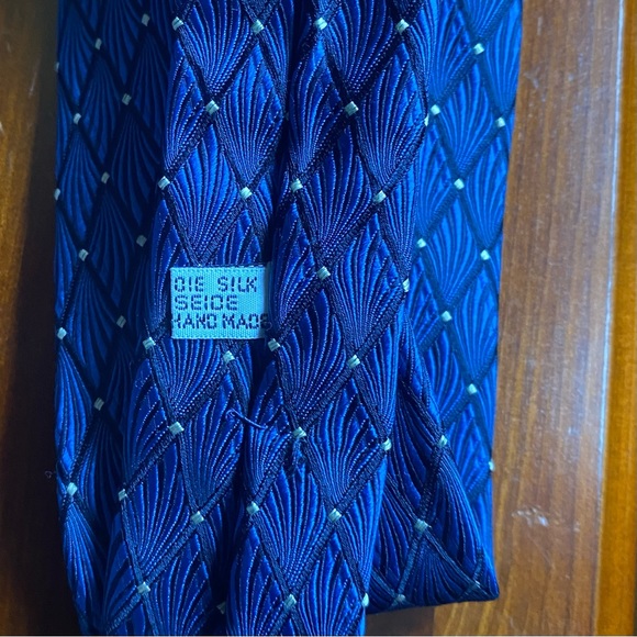 Dior Homme Geometric Blue Silk Tie - Picture 7 of 7